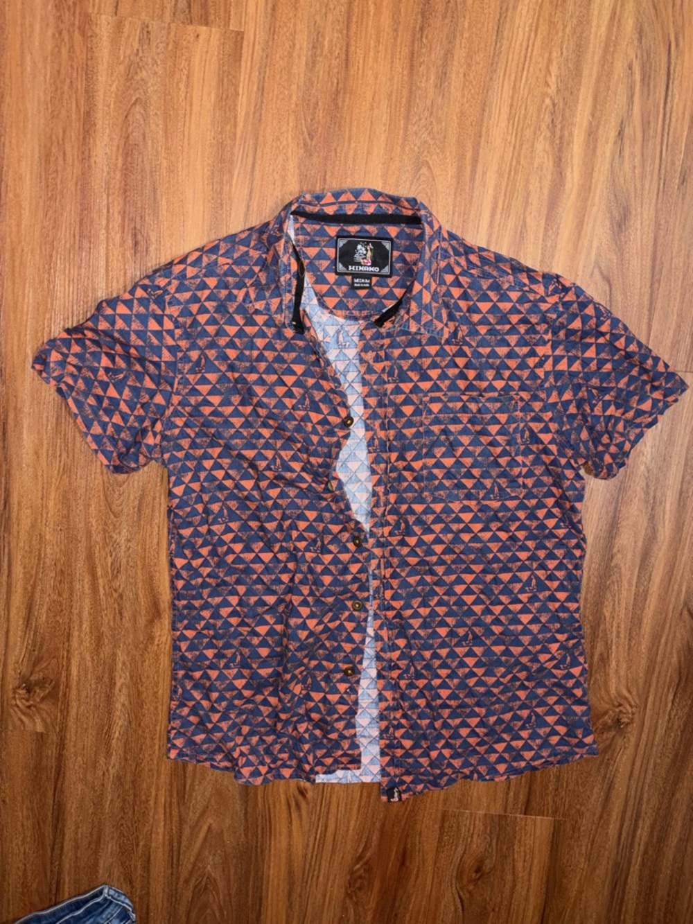 Hinano men’s size medium button up shirt